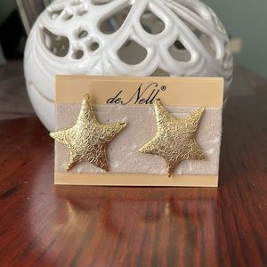 De Nelle gold star earrings
